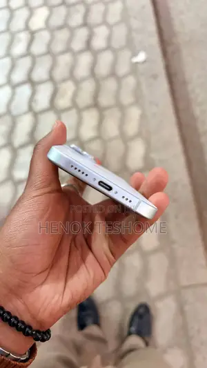 New Apple iPhone 15 128 GB White
