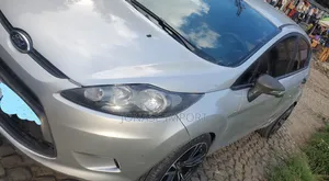 Ford Fiesta SEL Sedan 2012 Silver