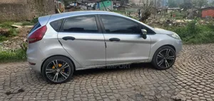 Ford Fiesta SEL Sedan 2012 Silver