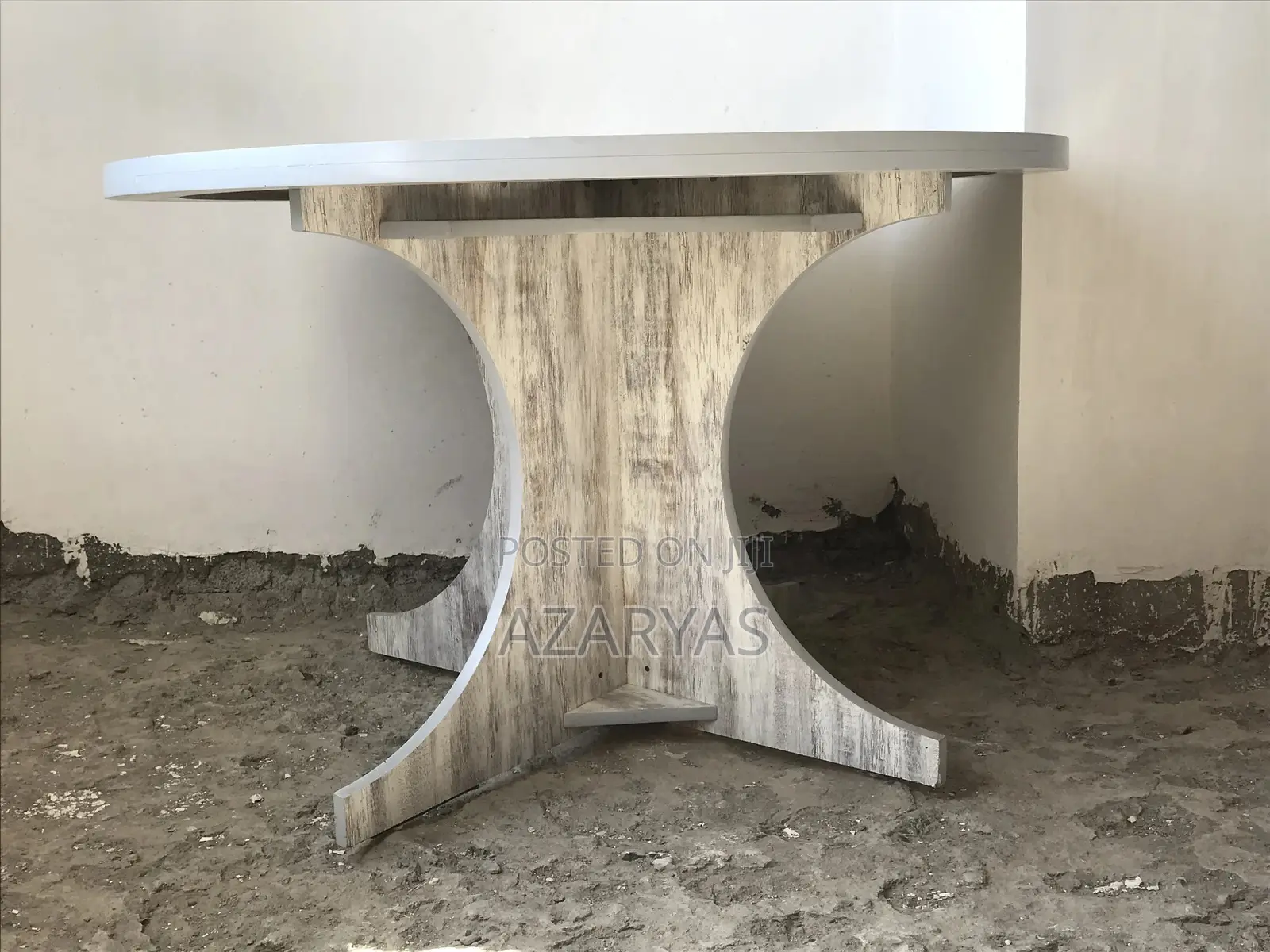 Circular Table