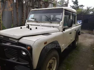 Land Rover Defender 2002 White