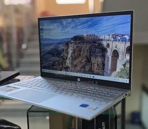 New Laptop HP Pavilion 15 8GB Intel Core i5 SSD 512GB