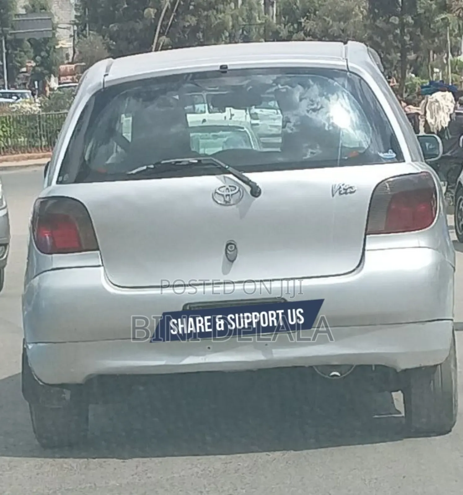 Toyota Vitz 2001 Silver