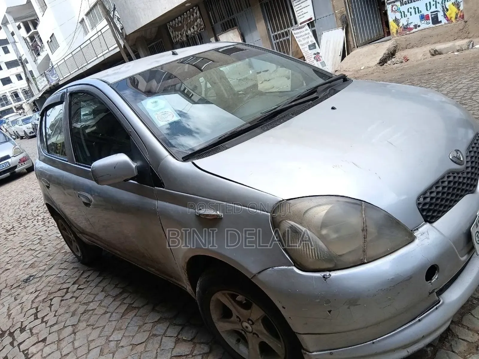 Toyota Vitz 2001 Silver