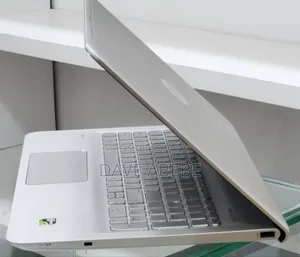 New Laptop HP Envy 15 8GB Intel Core i5 SSD 256GB