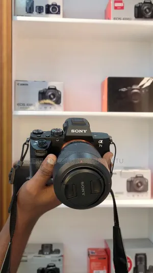Sony A7 Ll Mirrorless Camera With 28-70mm Kit Lens