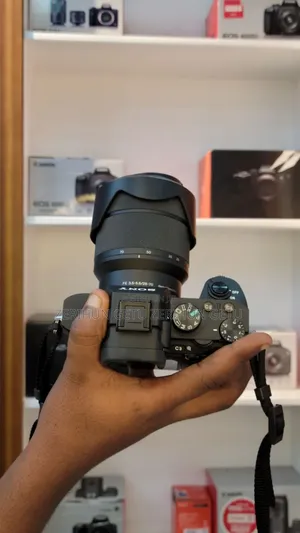 Sony A7 Ll Mirrorless Camera With 28-70mm Kit Lens