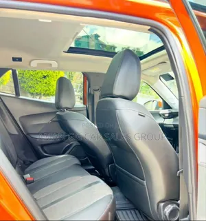 Peugeot 2008 2021 Orange