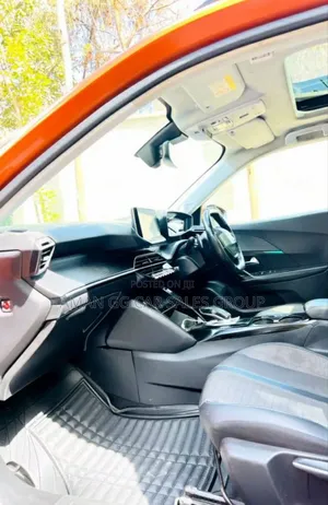 Peugeot 2008 2021 Orange