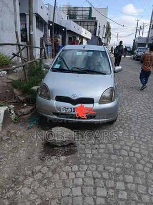 Toyota Vitz 2004 Silver