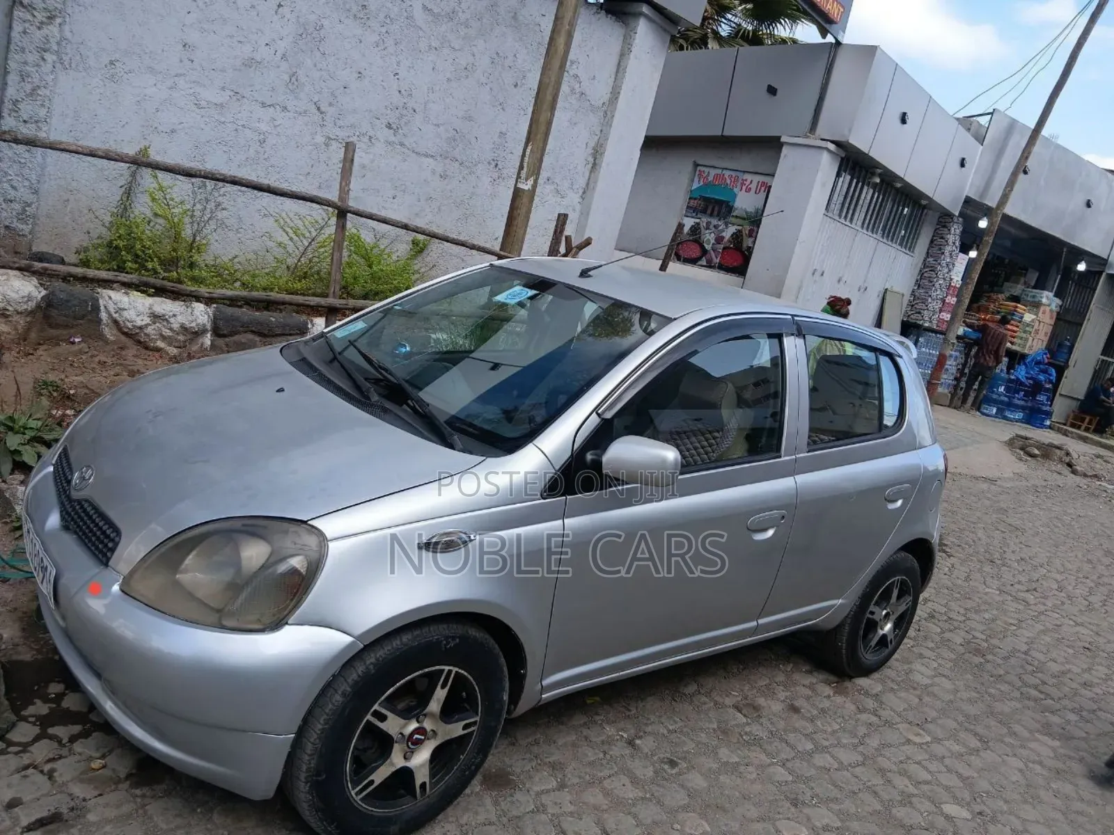 Toyota Vitz 2004 Silver