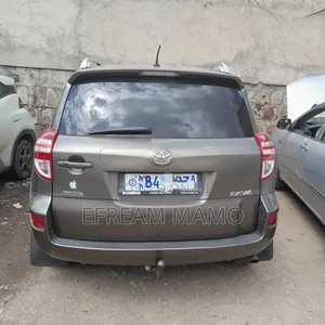 Toyota RAV4 2012 Gray