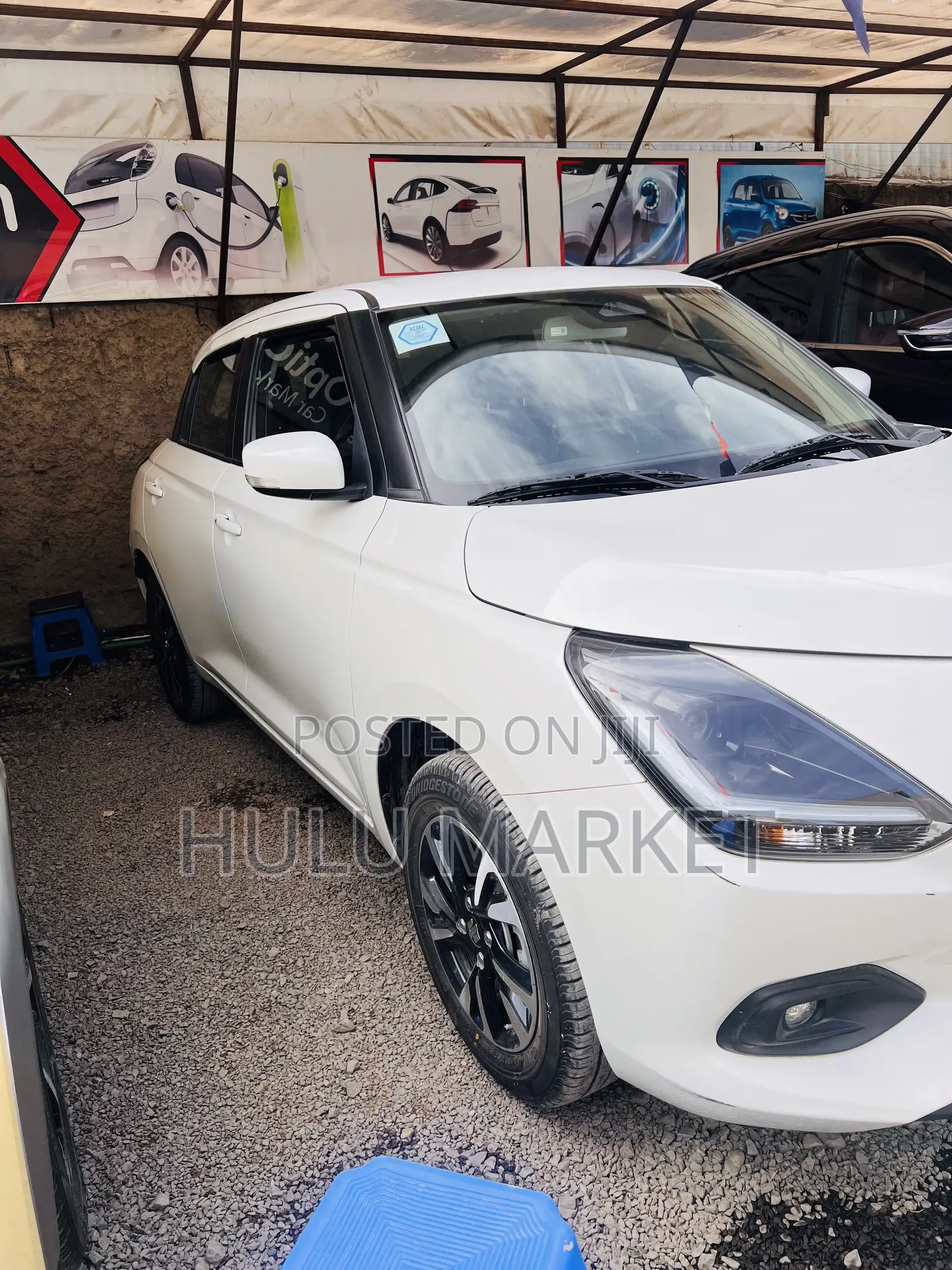 Suzuki Swift 2025 White