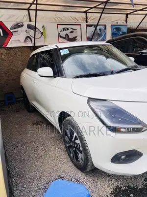 Suzuki Swift 2025 White