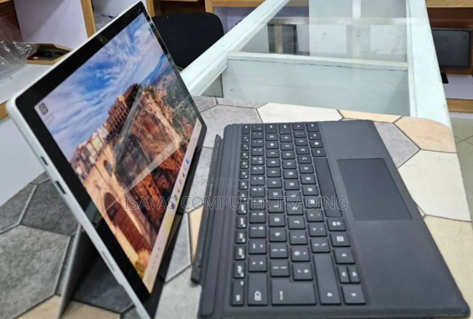 New Laptop Microsoft Surface 16GB Intel Core i7 SSD 256GB