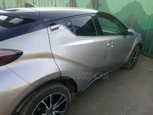 Toyota C-HR 2017 Silver