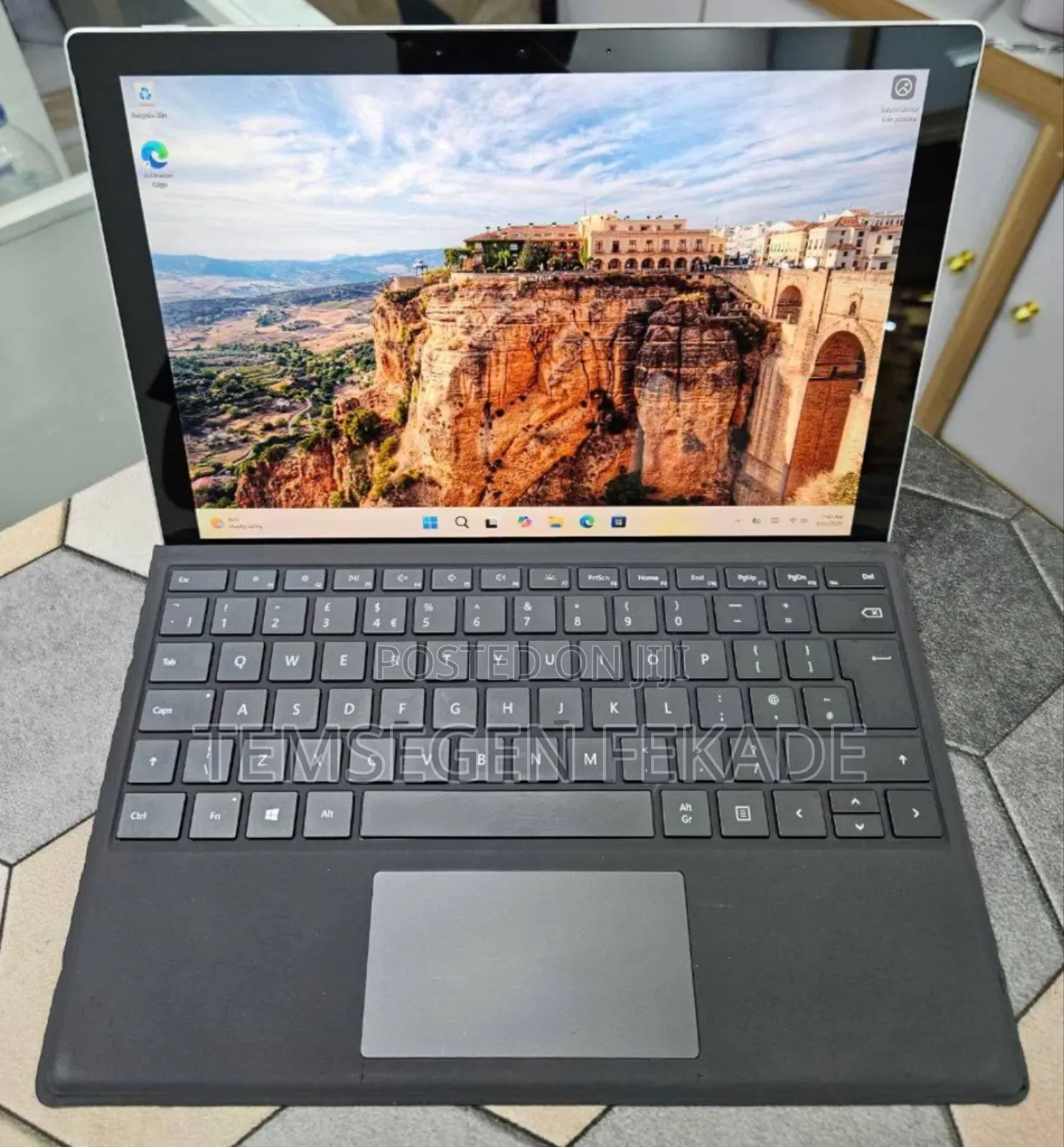 New Laptop Microsoft Surface Pro 7+ 16GB Intel Core i7 SSD 256GB