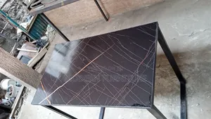 Office Stadiy Table የቢሮ ማንበብያ ጠረፔዛ