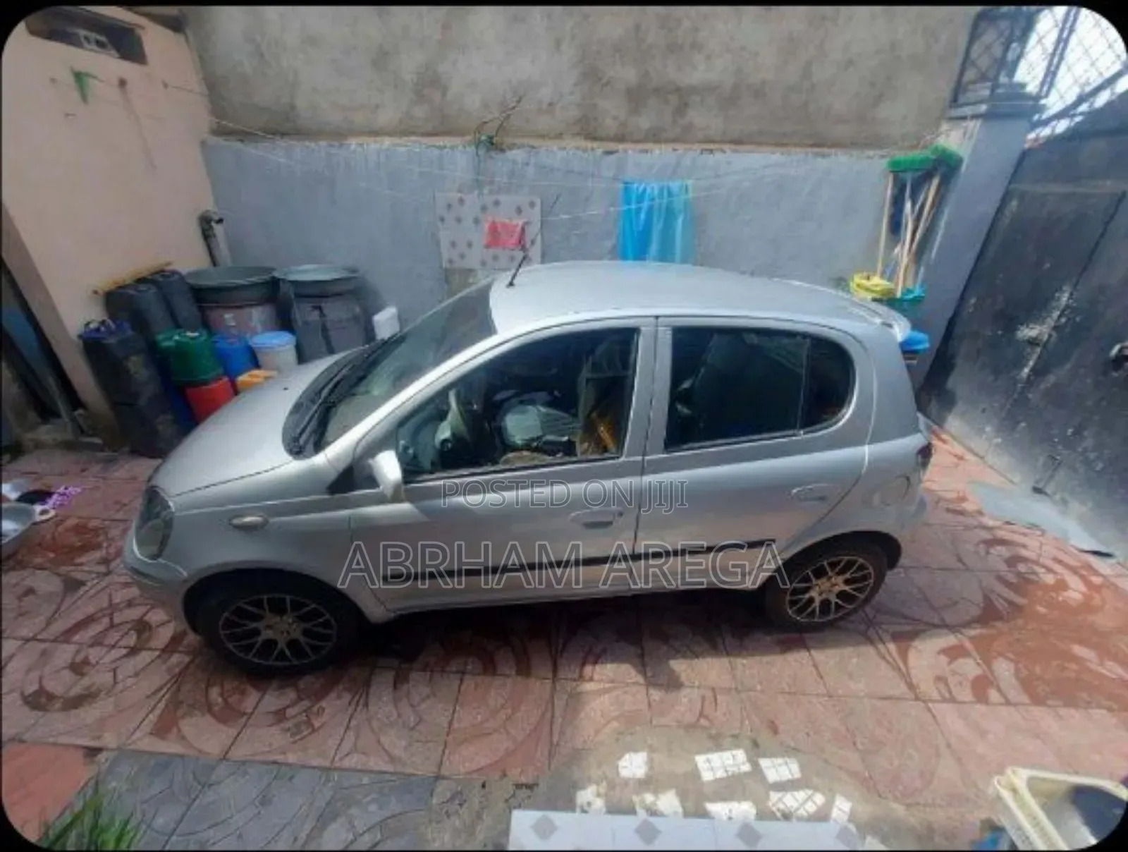 Toyota Vitz 2000 Silver