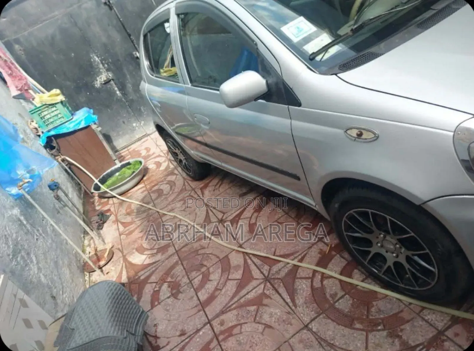 Toyota Vitz 2000 Silver