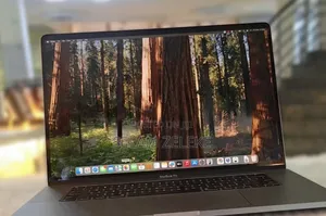 New Laptop Apple MacBook Pro 2019 16GB Intel Core i7 SSD 512GB