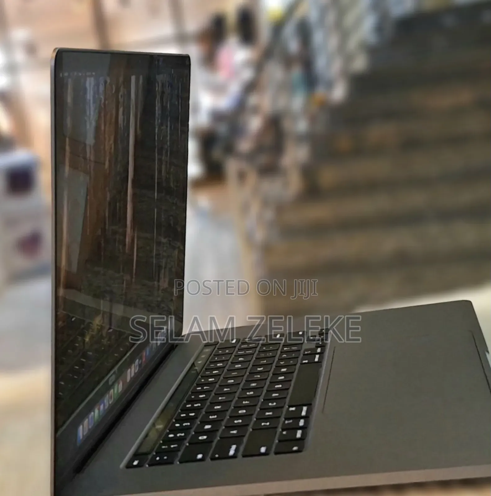 New Laptop Apple MacBook Pro 2019 16GB Intel Core i7 SSD 512GB