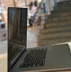 New Laptop Apple MacBook Pro 2019 16GB Intel Core i7 SSD 512GB