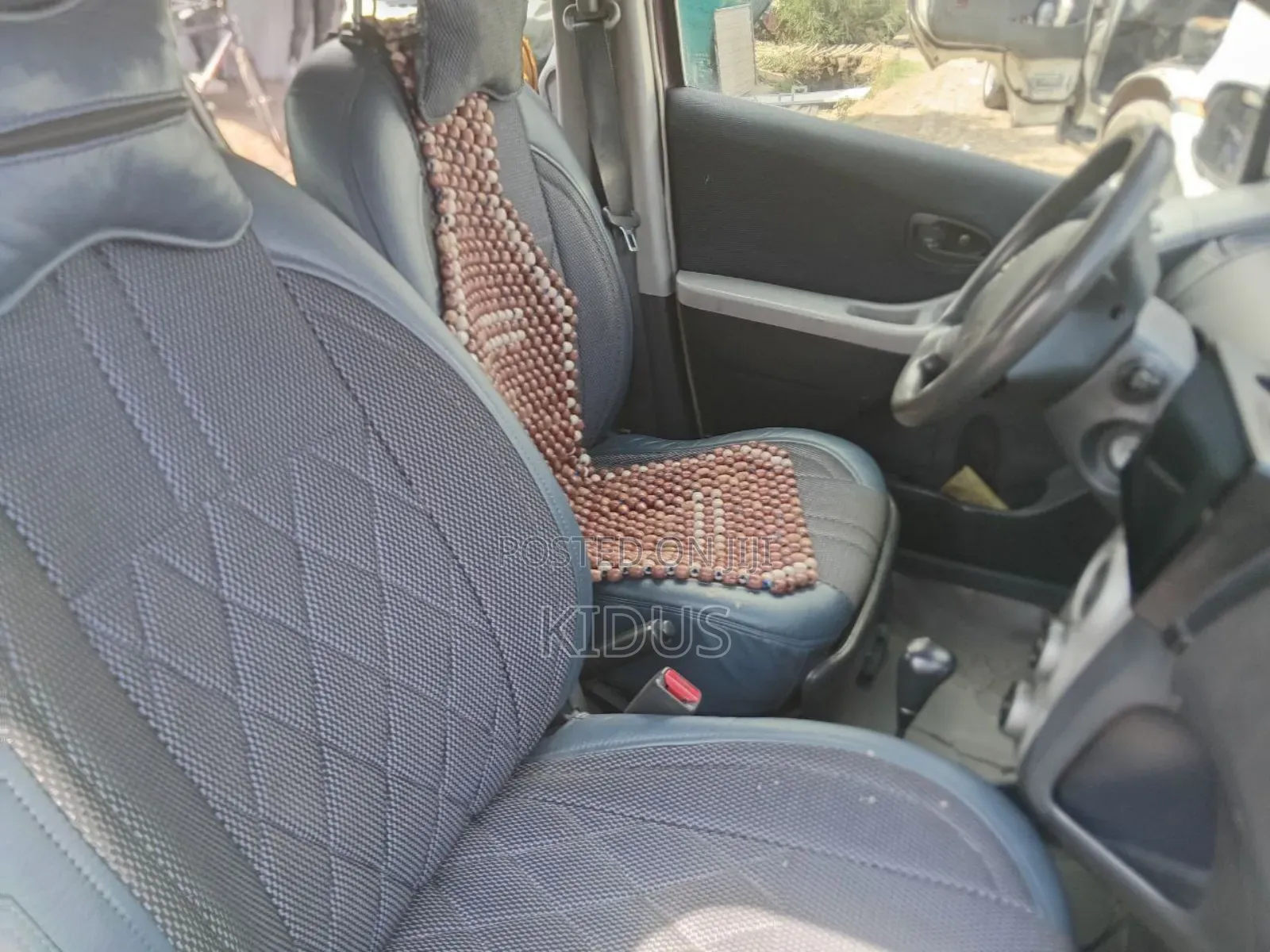 Toyota Yaris Base Hatchback 3dr 2010 Burgundy