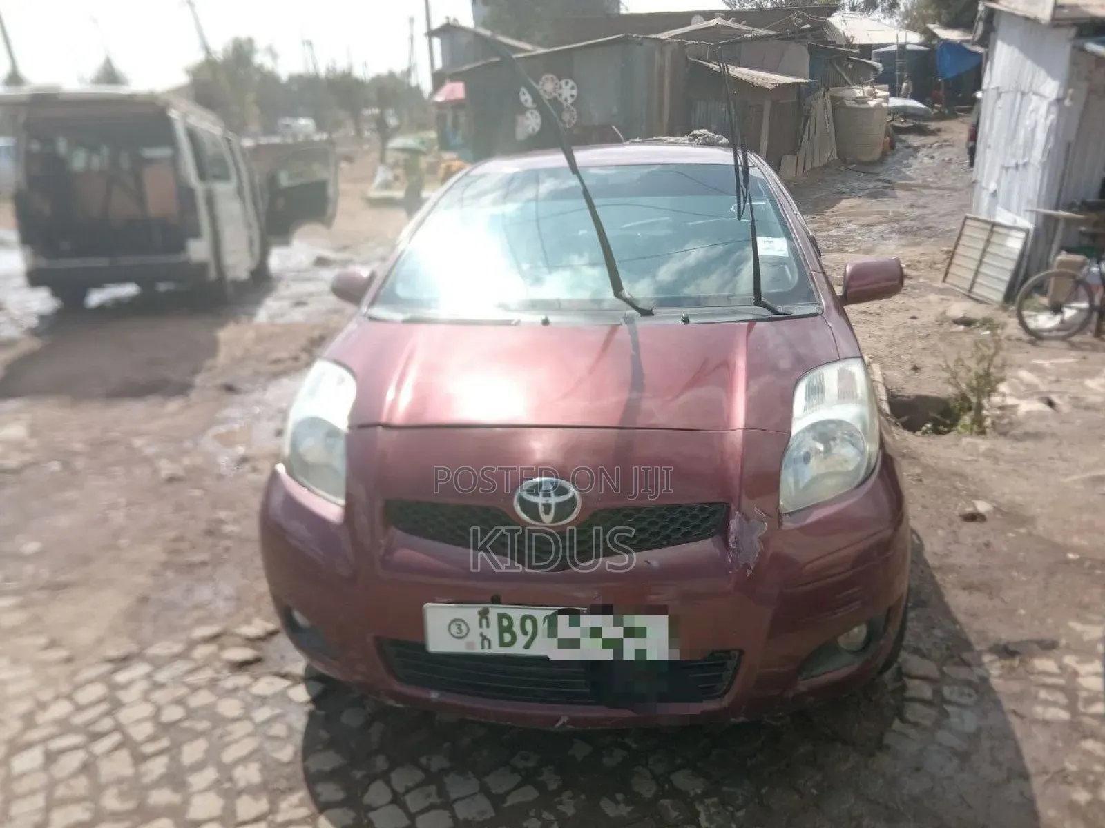 Toyota Yaris Base Hatchback 3dr 2010 Burgundy