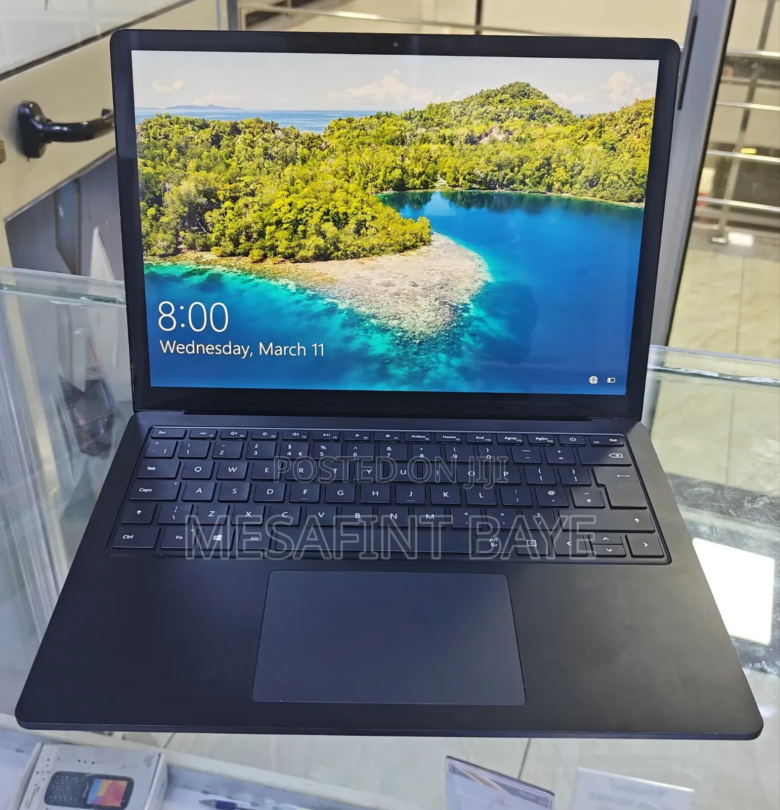 New Laptop Microsoft Surface Book 3 8GB Intel Core i5 SSD 256GB