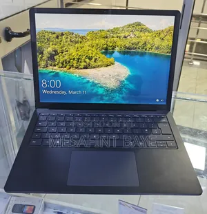 New Laptop Microsoft Surface Book 3 8GB Intel Core i5 SSD 256GB