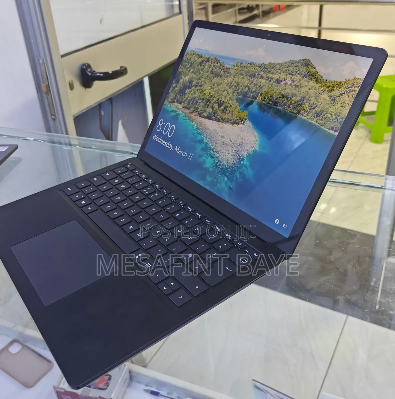 New Laptop Microsoft Surface Book 3 8GB Intel Core i5 SSD 256GB
