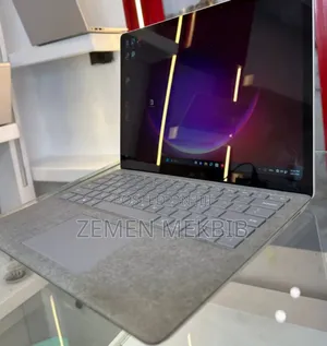New Laptop Microsoft Surface 8GB Intel Core i5 SSD 256GB