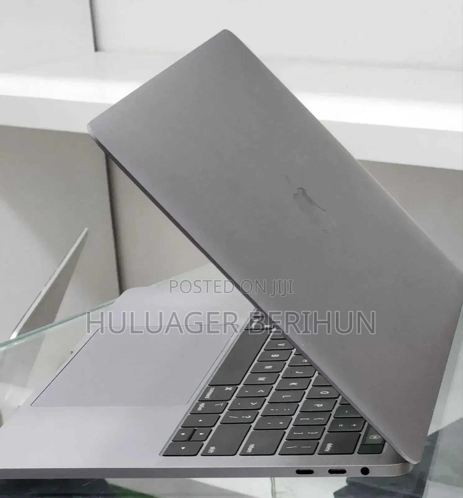New Laptop Apple MacBook Pro 2019 16GB Intel Core i7 SSD 1T