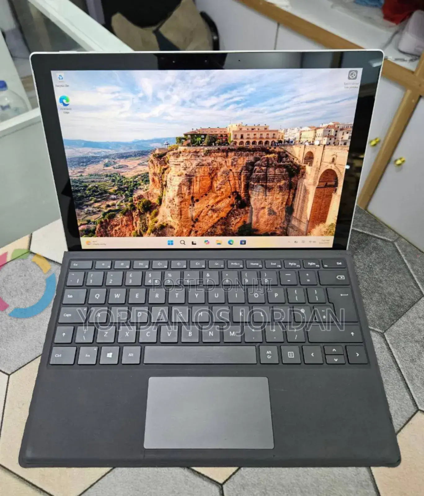 New Laptop Microsoft Surface Pro 7+ 16GB Intel Core i7 SSD 256GB