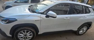 Toyota Corolla Cross Hybrid 2024 White