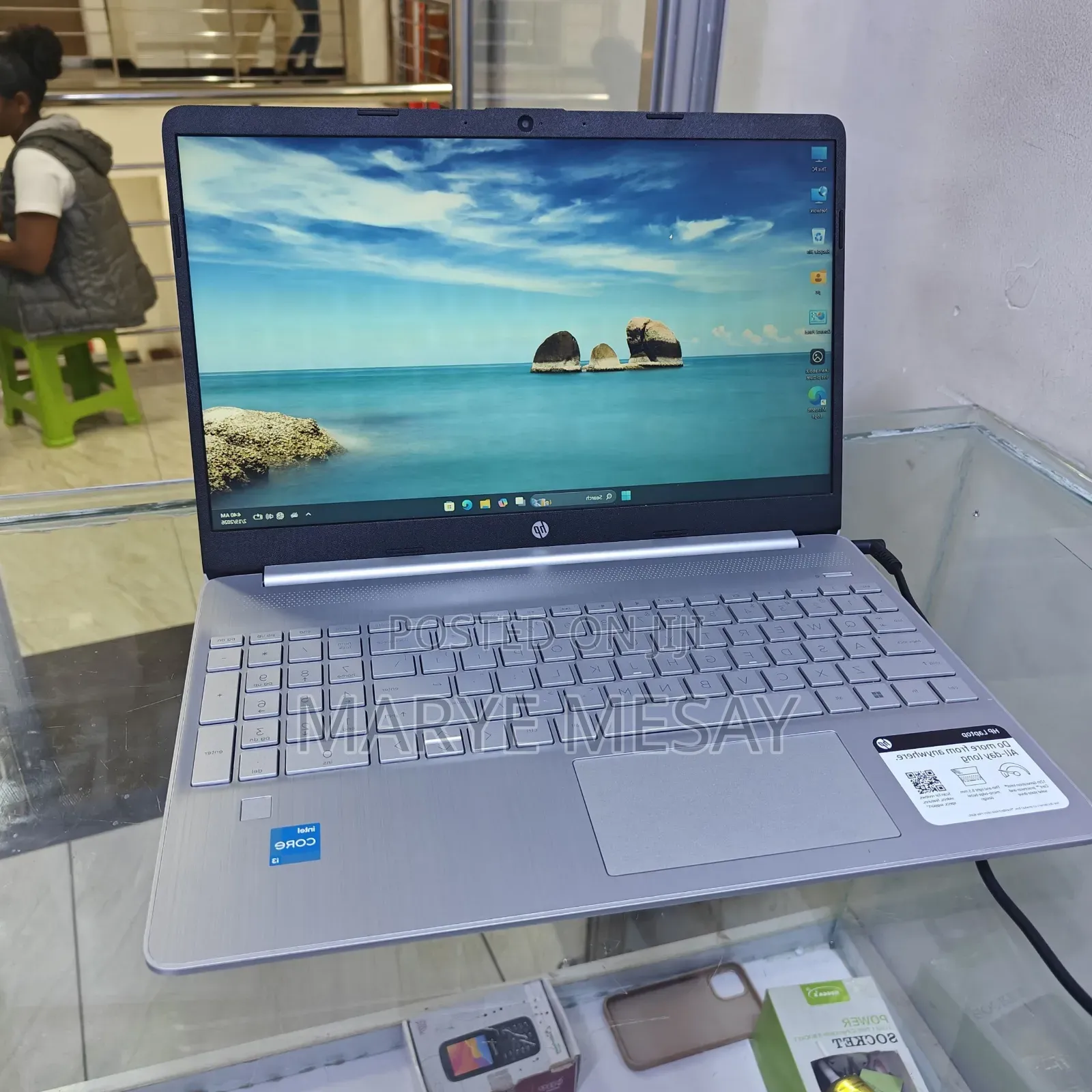 New Laptop HP OmniStudio X All-in-One 8GB Intel Core i3 SSD 512GB