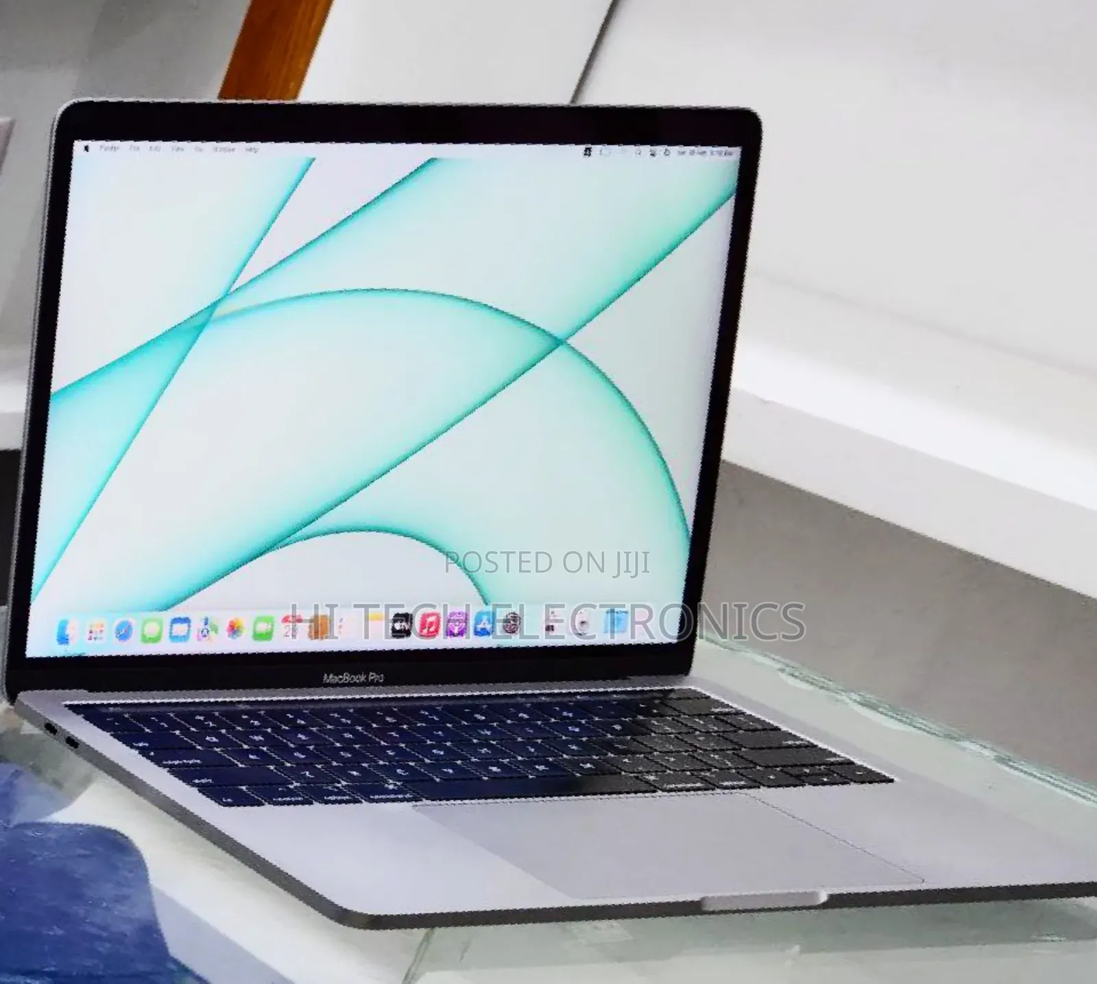 New Laptop Apple MacBook Pro 2019 16GB Intel Core i7 SSD 1T