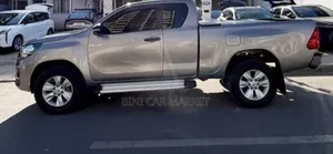 Toyota Hilux 2020 Silver