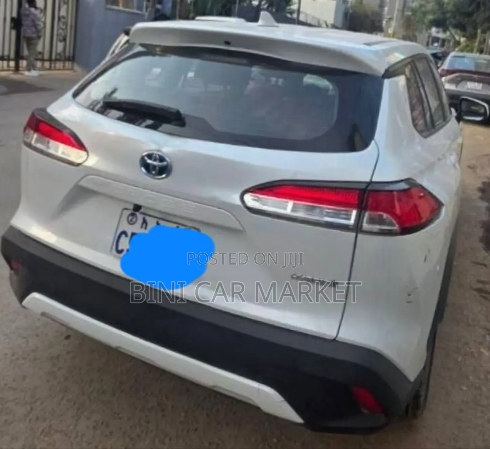 Toyota Corolla Cross Hybrid 2024 White