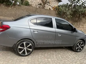 Mitsubishi Attrage 2021 Gray