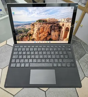 New Laptop Microsoft Surface Pro 7+ 16GB Intel Core i7 SSD 256GB