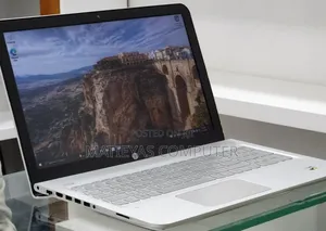 New Laptop HP Envy 15 8GB Intel Core i5 HDD+SSD 1T