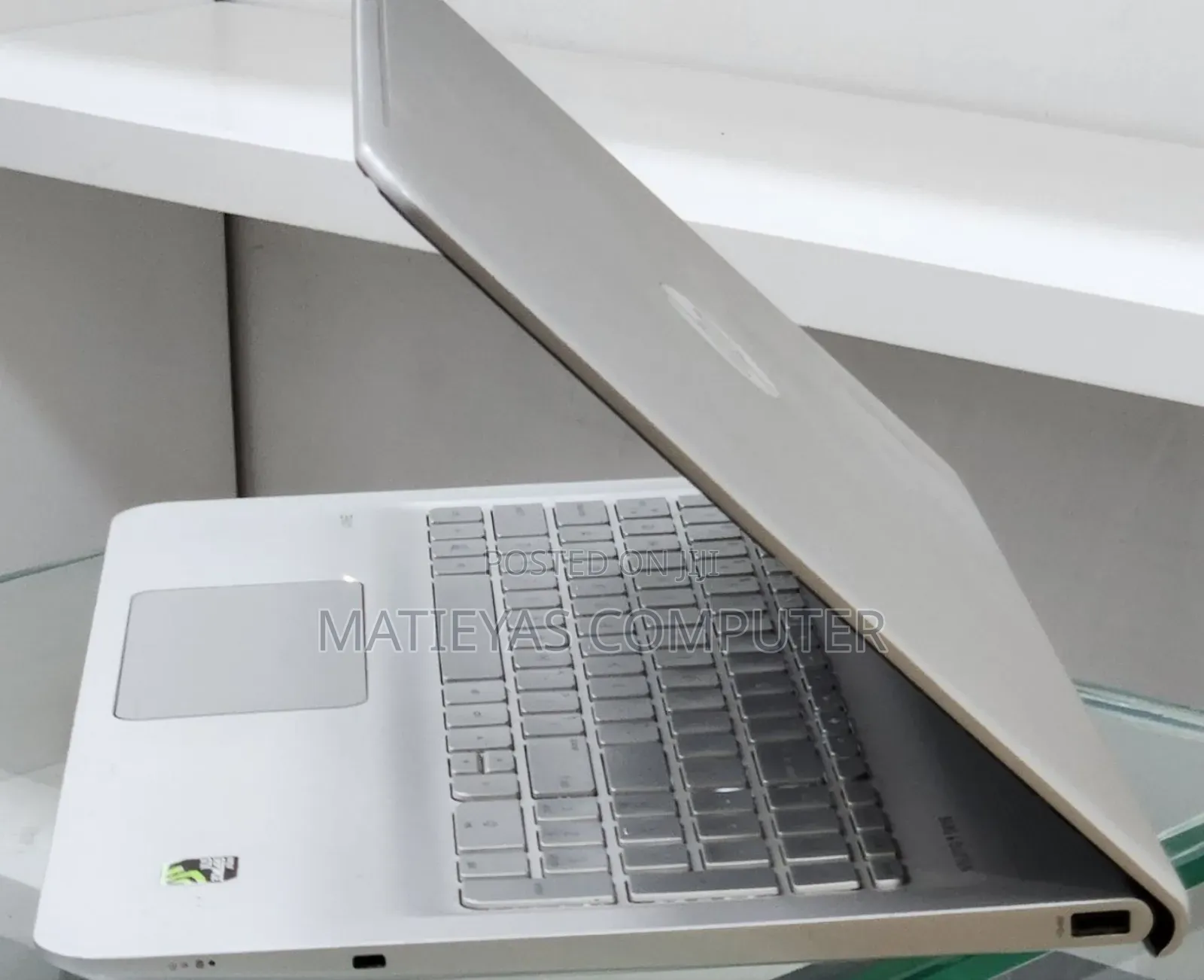 New Laptop HP Envy 15 8GB Intel Core i5 HDD+SSD 1T