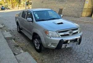 Toyota Hilux 2.5 D-4D Double Cab 2008 Gold