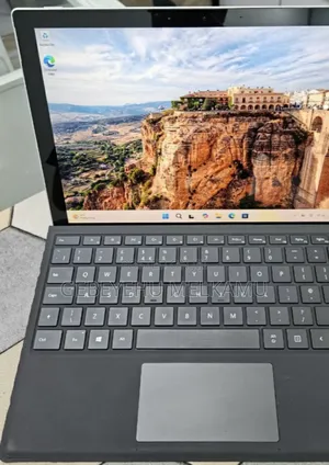 New Laptop Microsoft Surface Pro 7 16GB Intel Core i7 SSD 256GB