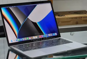 New Laptop Apple MacBook Pro M1 16GB Apple M1 Pro SSD 256GB