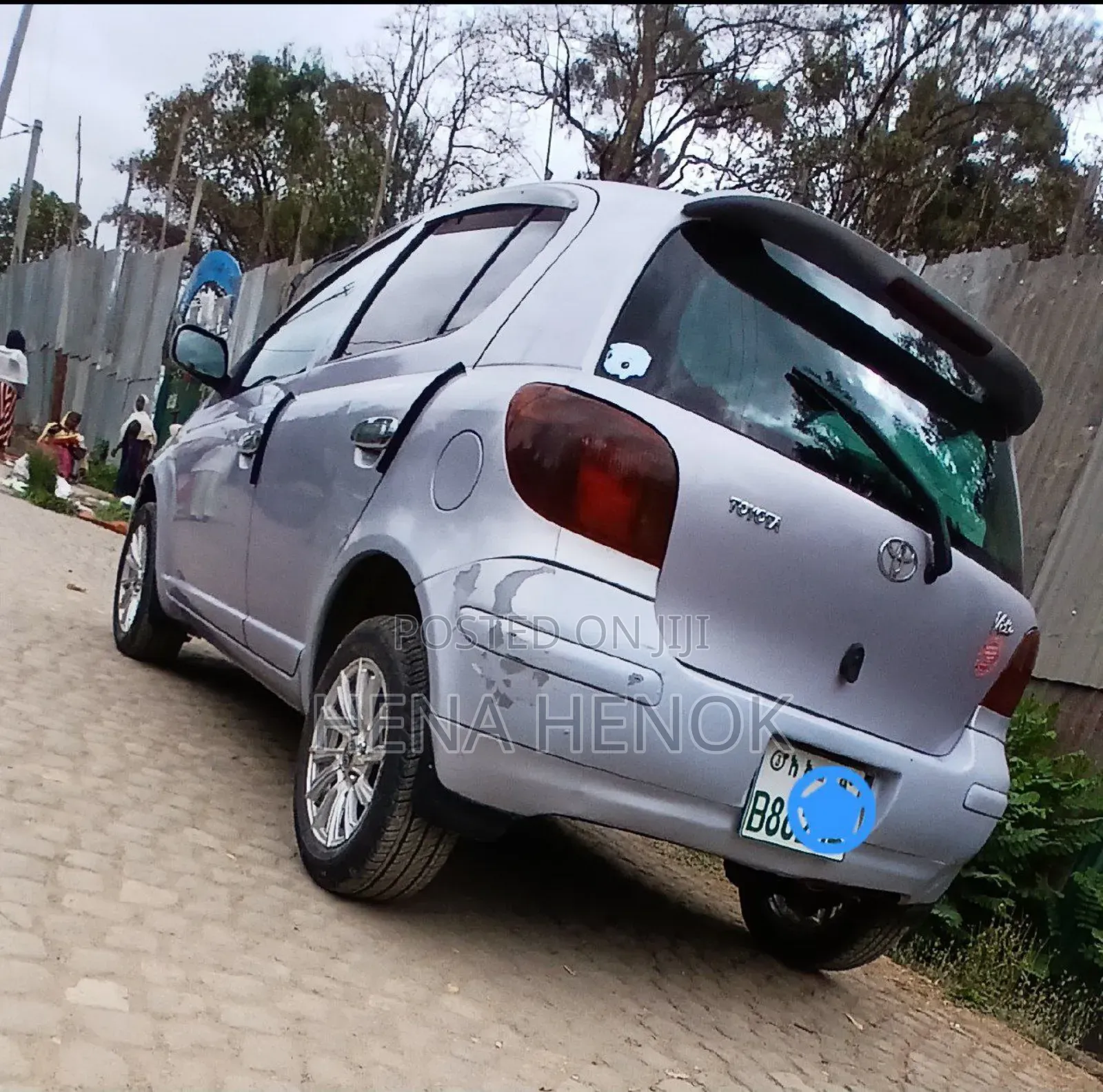 Toyota Vitz 2004 Silver