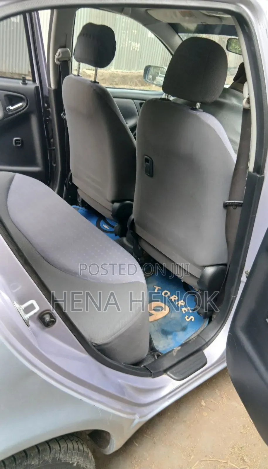 Toyota Vitz 2004 Silver