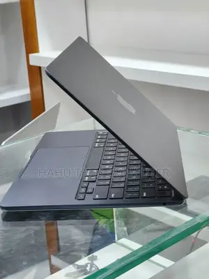 New Laptop Apple MacBook Air 2024 M3 13-inch 16GB Apple M3 SSD 512GB